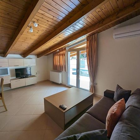Samaras Apartments In Kamena Vourla Esterno foto