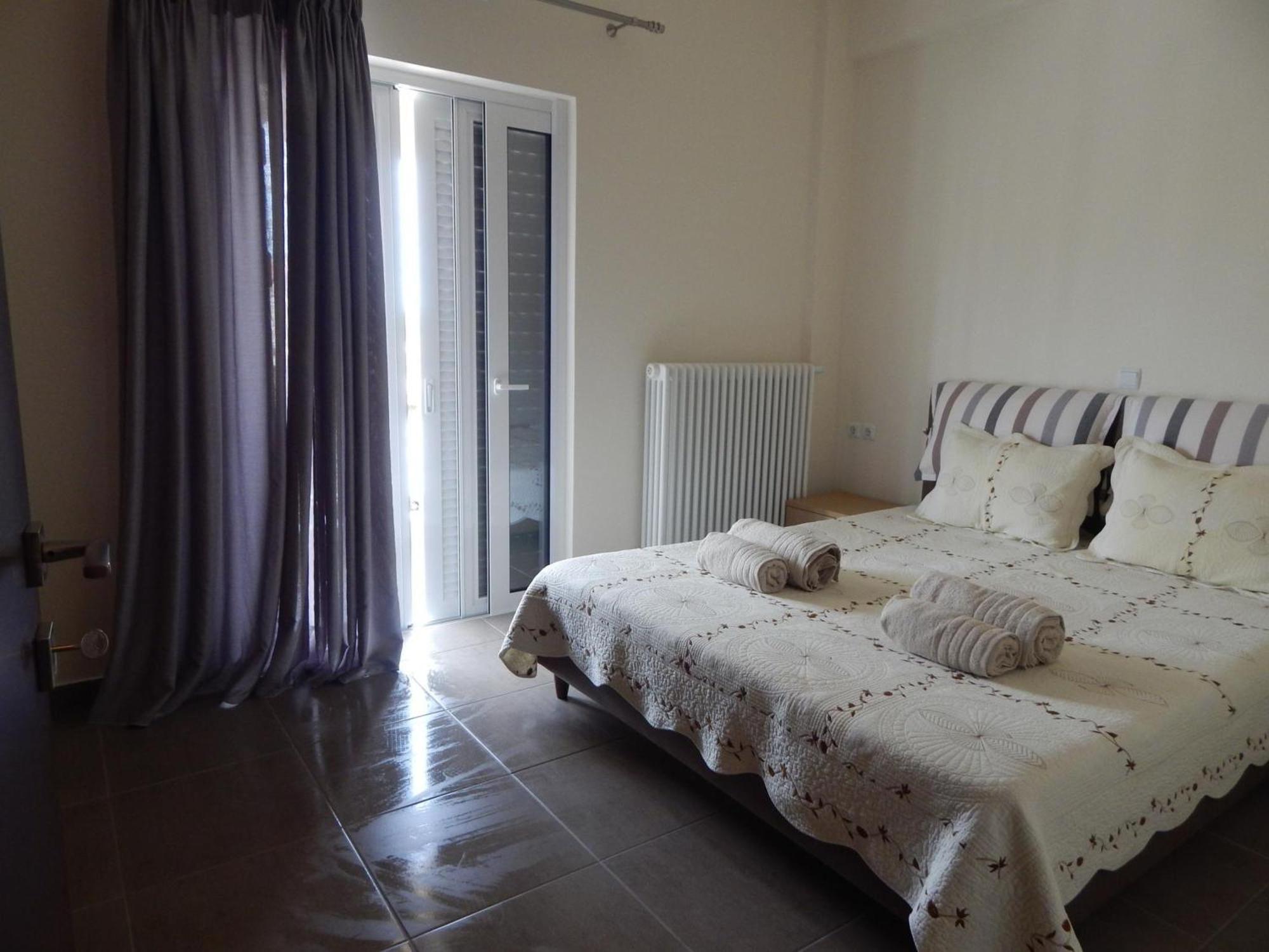 Samaras Apartments In Kamena Vourla Esterno foto