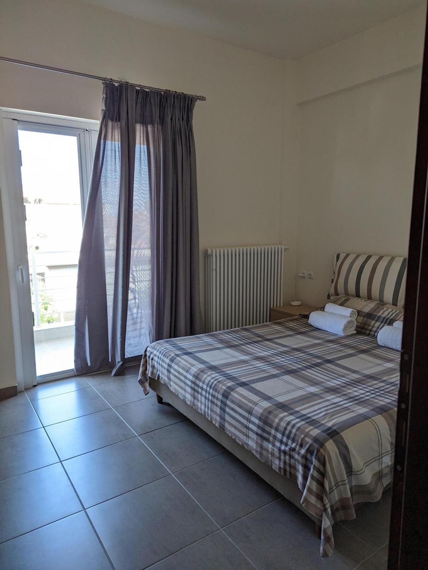 Samaras Apartments In Kamena Vourla Esterno foto