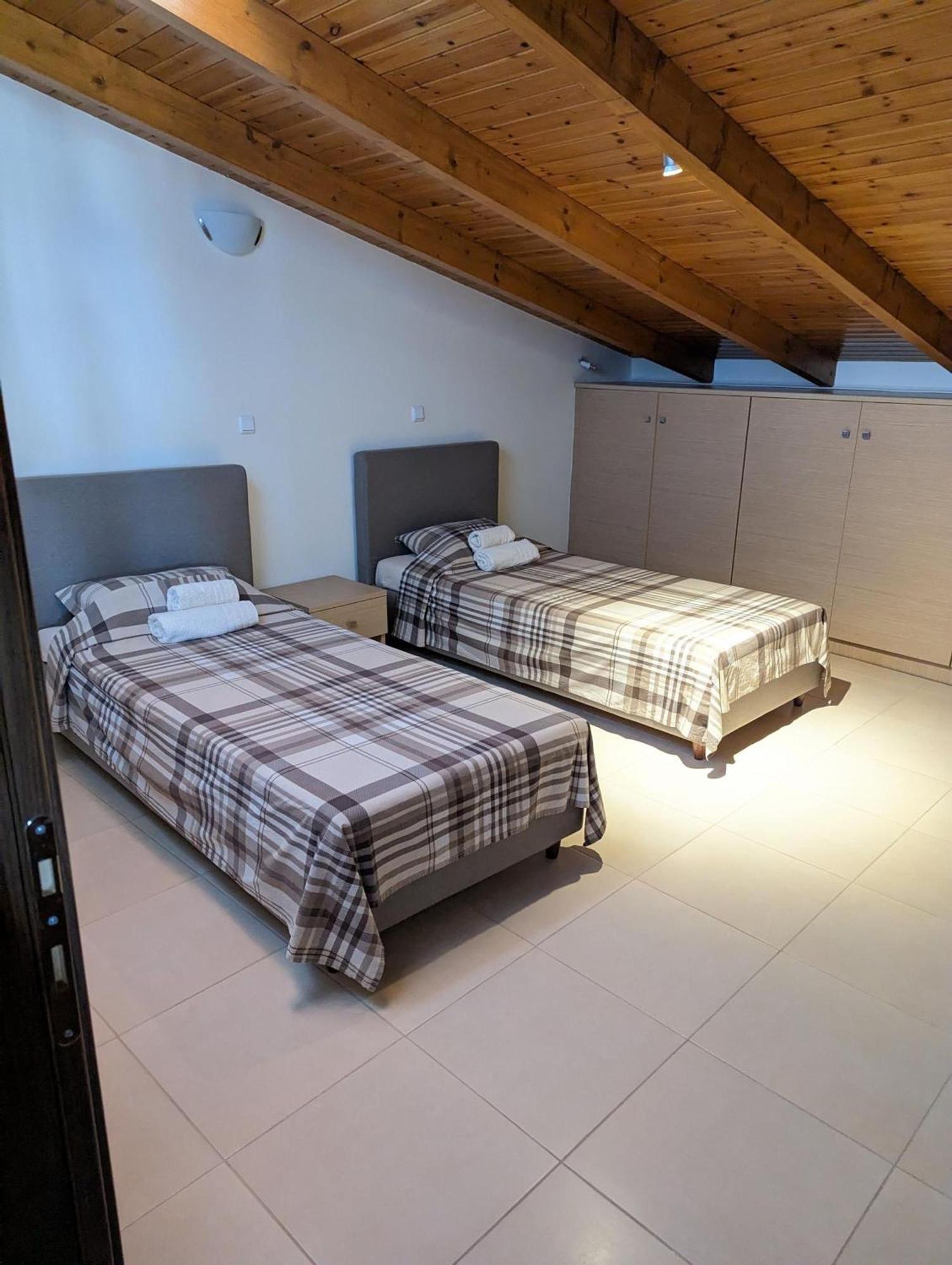 Samaras Apartments In Kamena Vourla Esterno foto