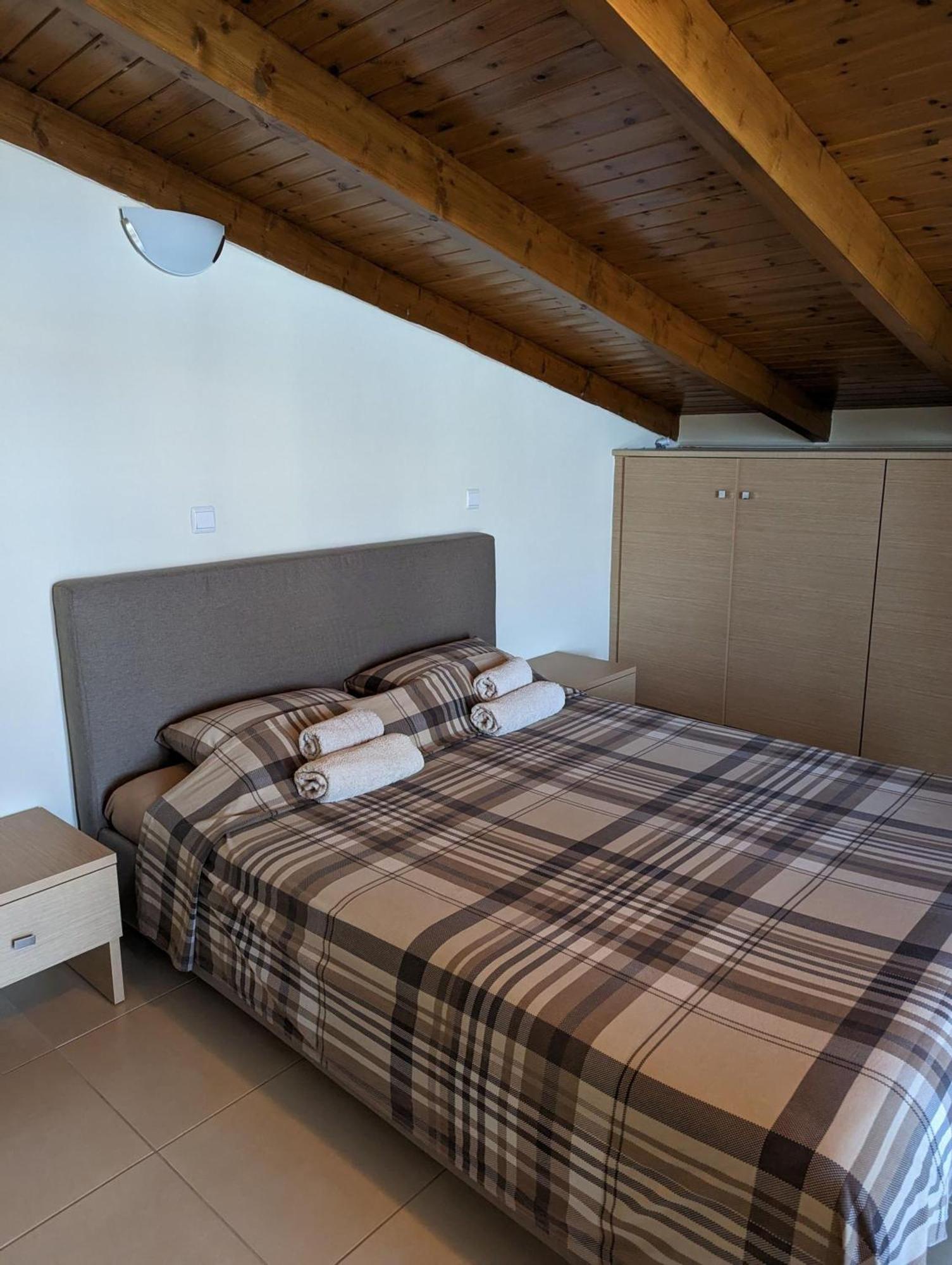 Samaras Apartments In Kamena Vourla Esterno foto