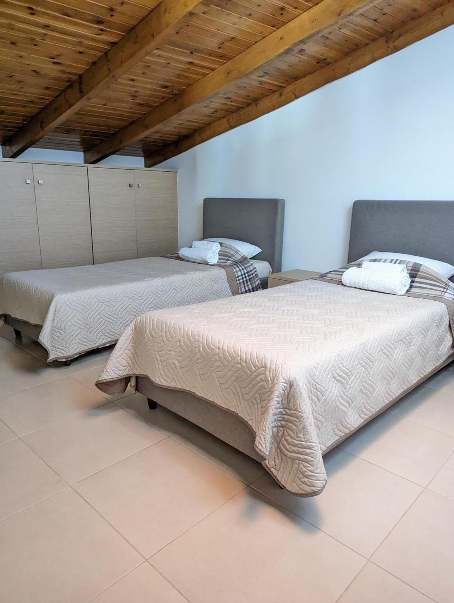 Samaras Apartments In Kamena Vourla Esterno foto