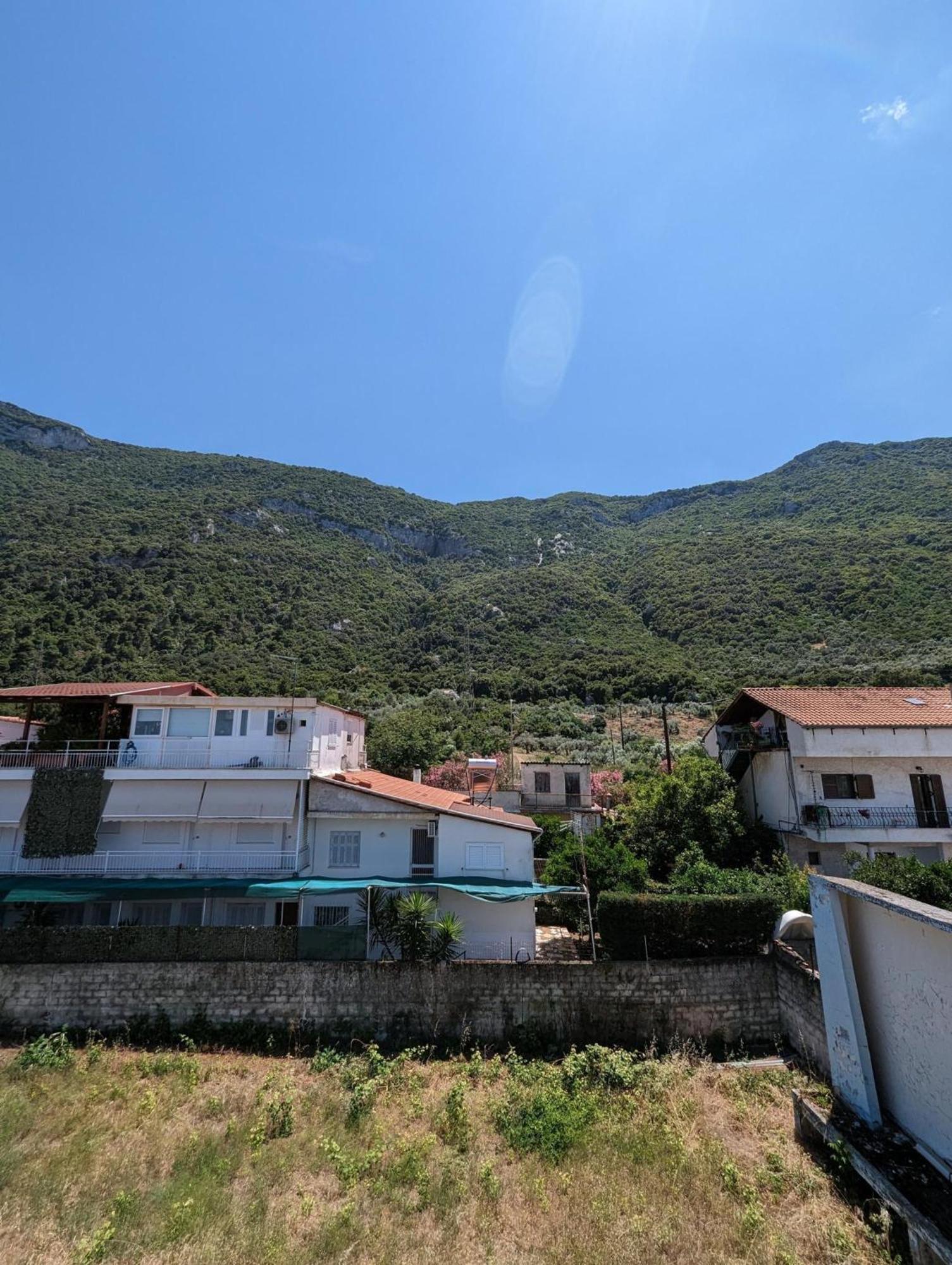 Samaras Apartments In Kamena Vourla Esterno foto