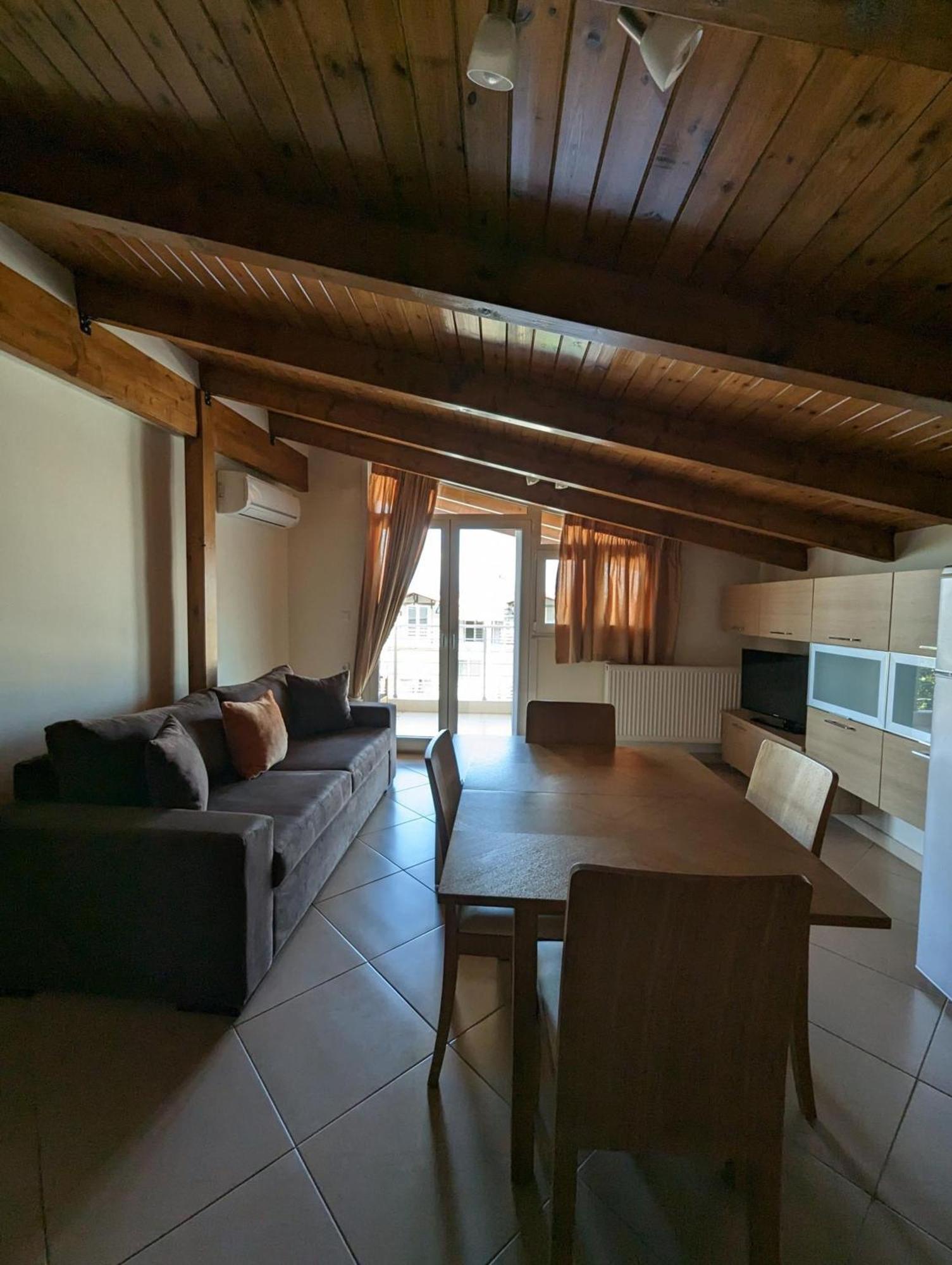Samaras Apartments In Kamena Vourla Esterno foto
