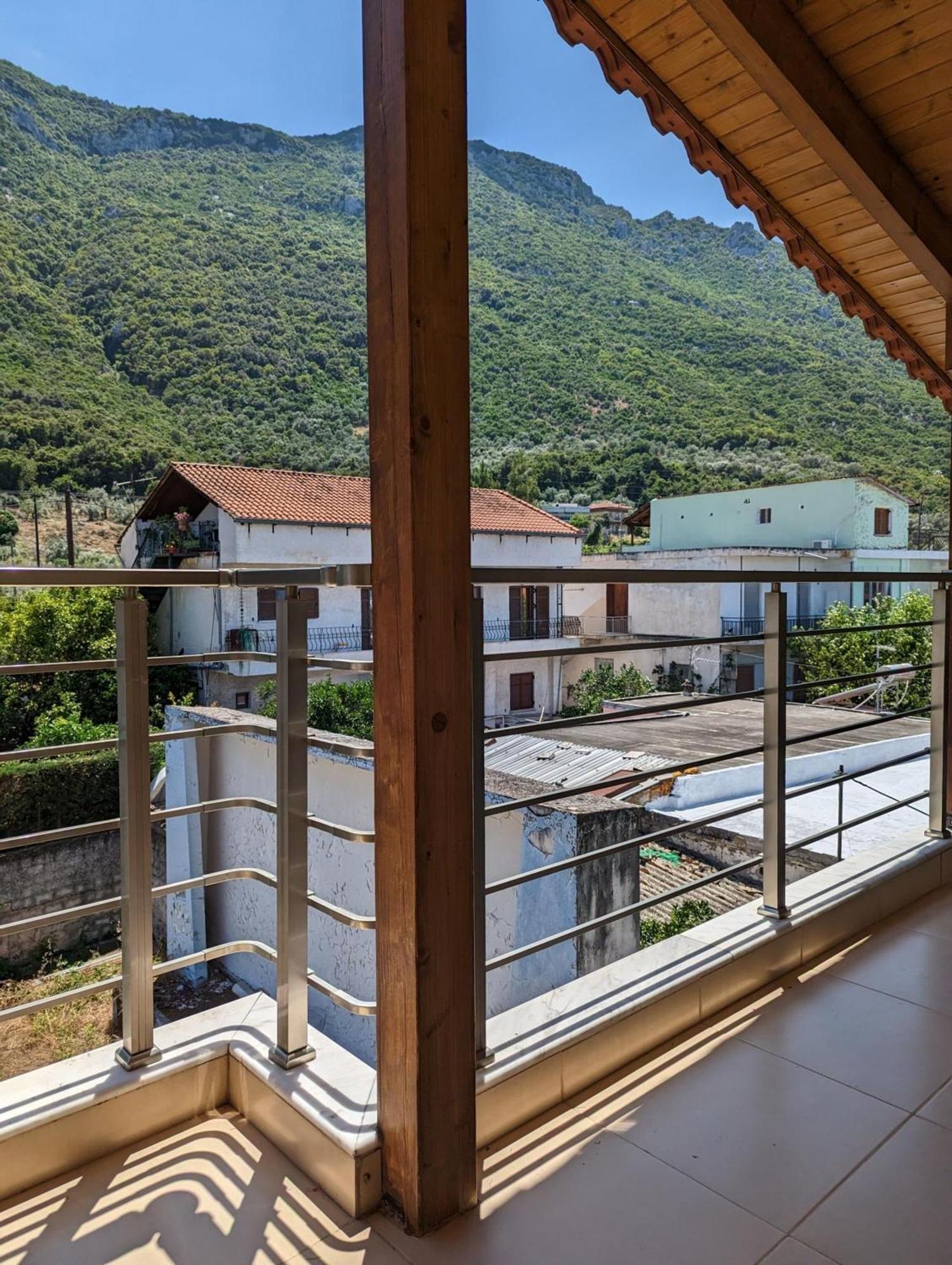 Samaras Apartments In Kamena Vourla Esterno foto