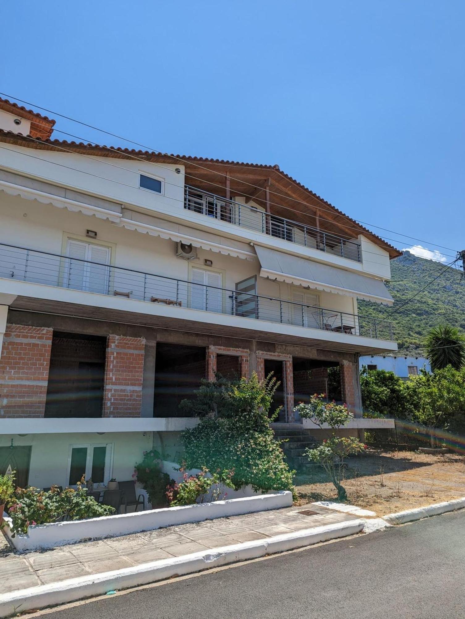 Samaras Apartments In Kamena Vourla Esterno foto